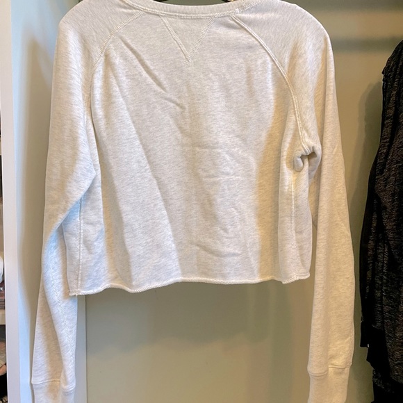 Abercrombie long sleeve crop women’s sweatshirt - Picture 3 of 4